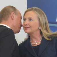 Клинтон назвала условия сближения стран Балтии с Россией