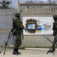 В Крыму захватывают штабы погранслужбы; Аксенов создает ВМС Крыма