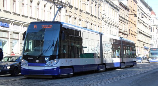 Svētkos sabiedriskais transports Rīgā bez maksas; Līgo naktī - papildus reisi