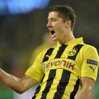 Levandovska četri gūtie vārti pietuvina 'Borussia' Čempionu līgas 'Vācijas finālam'