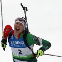 Домрачева впервые в карьере завоевала Кубок мира по биатлону
