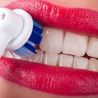 Vai pēc kakla un mutes dobuma infekciju izslimošanas jāiegādājas jauna zobu birste?