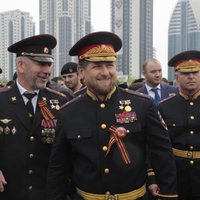 Putins paaugstina Kadirovu par ģenerālmajoru