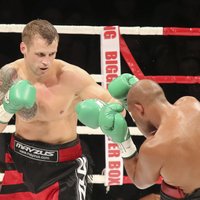 Сильнейший латвийский боксер одержал 15-ю победу на профессиональном ринге