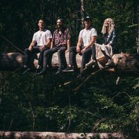 Noklausies! 'Triānas parks' ieraksta dziesmu ar Intaru Busuli un izdod jaunu albumu
