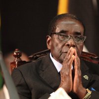 Mugabe: Zimbabves nedienās vainojams Lielbritānijas ekspremjers Blērs