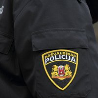 Рига: одурманенные подростки напали на работников полиции