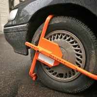 С ноября на улицы Риги вернутся блокираторы автомобильных колес