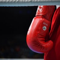 Video: DĀR bokseris Tete veic ātrāko nokautu titulcīņu vēsturē