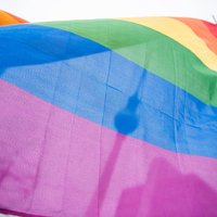 Нацобъединение, ЛОР и "Честь служить Риге" потребовали снять флаг ЛГБТ со здания Ратуши