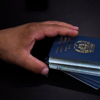 Afganistāna atsāk izdot pases