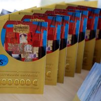 'Simtgades loterijas' laimestos izdalīs 3,2 miljonus eiro; 400 tūkstošus piešķirs absolventiem