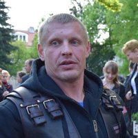 'Putina baikeru' jaunais līderis Latvijā – Ķirurga 'miesassargs' un Lietuvā nevēlama persona