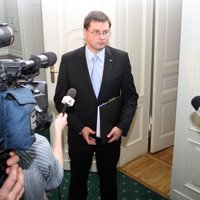 Dombrovskis: sociālās apdrošināšanas iemaksu likmi var atļauties samazināt tikai par 1%