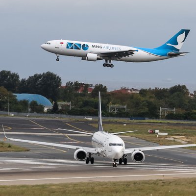 Turcijas aviokompānija: Gosna aizbēgšanā no Japānas lidmašīnas izmantotas pretlikumīgi