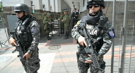 Ekvadorā arestēts viens no valsts ietekmīgākajiem gangsteriem; viņa līdzgaitnieki uzsāk apšaudi