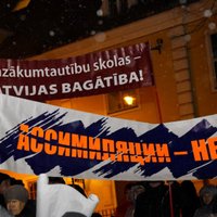 ФОТО: Новая акция в защиту русских школ; активисты хотят организовать референдум