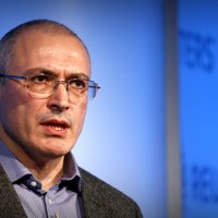Putins ved Krieviju uz sabrukumu, brīdina Hodorkovskis