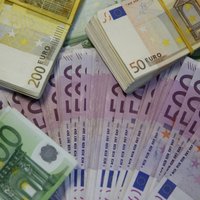 Продавали телефоны и исчезали с деньгами: дело о присвоении миллиона евро передано в прокуратуру