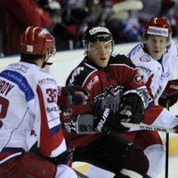 Latvijas hokeja izlase arī otrajā pārbaudes spēlē zaudē Krievijas otrajai valstsvienībai