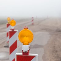 Lietus ietekmē uz grants ceļiem var pasliktināties braukšanas apstākļi, brīdina LVC
