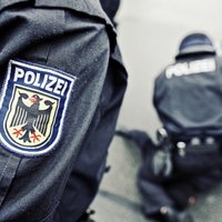 Германия: пьяные латвийцы бросали петарды из ехавшего автомобиля