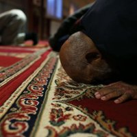 Nesaskaņotā lūgšana Rīgā: Islāma kultūras centrs aizvainots par diskrimināciju