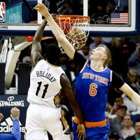 'Knicks' vajadzētu pasaudzēt Porziņģi, raksta 'New York Post'