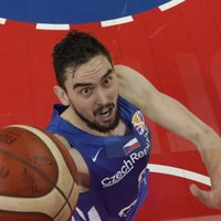Čehi nenotur pārsvaru un atdod piekto vietu Serbijas basketbolistiem