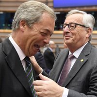 'Ko tu vēl te dari,' britu populistu līderim Briselē vaicā Junkers