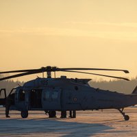 Foto: Latvijas armija atrāda jaunos 'Black Hawk' helikopterus