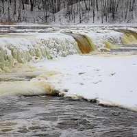 ФОТО. Водопад Вентас-Румба практически замерз