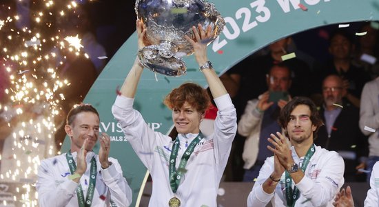 Itālijas tenisisti triumfē Deivisa kausa izcīņā