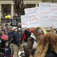 В США проходят протесты против приказа оставаться дома
