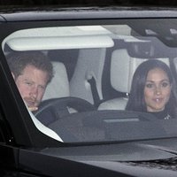 Princis Harijs ar līgavu lepnā džipā ierodas pusdienās pie karalienes