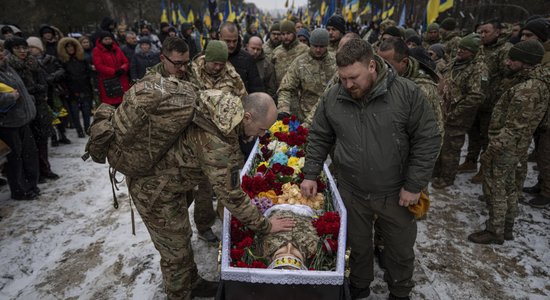 Ukraina zaudējusi 31 000 karavīru, atklāj Zelenskis