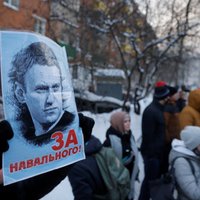 На акции в поддержку Навального в Петербурге задержали несколько десятков человек