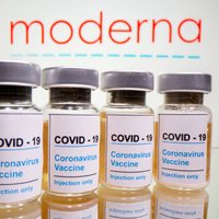 Pavļuts: rudenī iedzīvotājus varētu vakcinēt pret Covid-19 ar uzlabotām 'Moderna' vakcīnām
