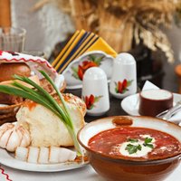 Arī ēdienam ir balss. Ukrainas garša – sirsnīga viesmīlība, pilni šķīvji un galdi