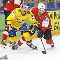 Šveices hokeja izlases aizsargs Jozi PČ finālā spēlējis ar lauztu roku