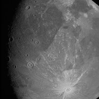 Publicēti iespaidīgi Saules sistēmas lielākā mēness tuvplāni – pirmie 20 gadu laikā