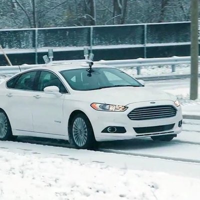 Video: 'Ford' ķēries pie bezpilotu auto pēdējā šķēršļa – sliktiem laikapstākļiem