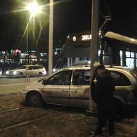 При столкновении автомобиля и трамвая пострадал депутат Раймонд Бергманис