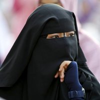 Минюст предлагает запретить носить в публичных местах закрывающую лицо одежду