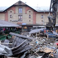 ФОТО, ВИДЕО: На Рижском Центральном рынке сносят киоски