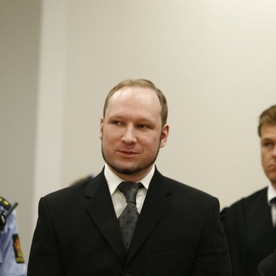 Норвежский террорист Брейвик приговорен к 21 году тюрьмы