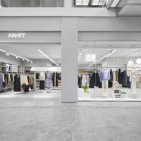 Apģērbs, mājlietas, kafejnīca: zīmols 'Arket' sagaida panākumus Latvijā