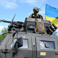 Ukraiņi sākuši uzbrukumu dienvidos; okupantu vienības pametušas pozīcijas