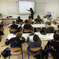 Во Франции учителя уволили за показ порно юным ученикам