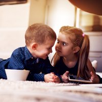 Dēls vai meita: kā dzimuma atšķirības ietekmē bērnu audzināšanu